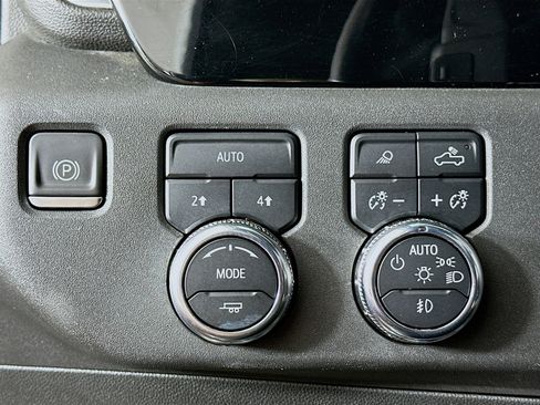 Used 2023 GMC Sierra 1500 SLT w/ SLT Premium Package image 16