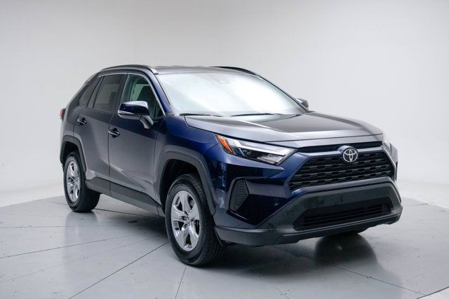 Used 2025 Toyota RAV4 XLE AWD/4WD image 7