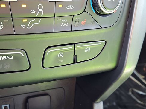 Used 2019 Ford Escape SE FWD image 9