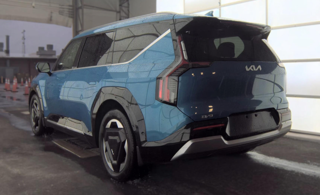 Used 2024 Kia EV9 Land AWD/4WD image 8