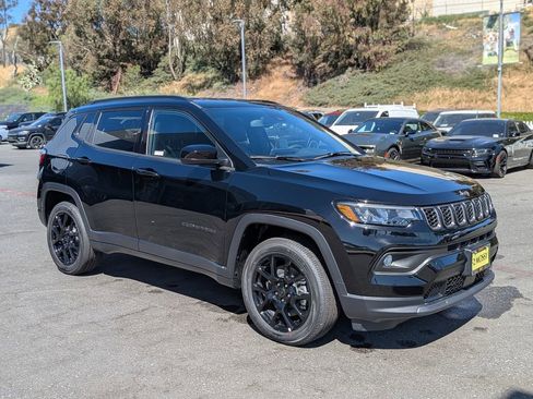 New 2026 Jeep Compass Latitude image 1