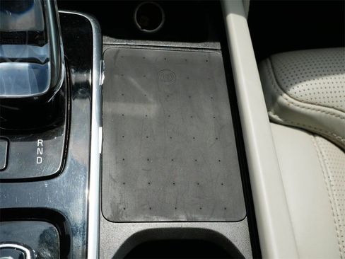 Used 2022 Volvo XC90 T8 Inscription image 25