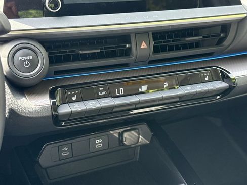 Used 2023 Toyota Prius XLE FWD image 25