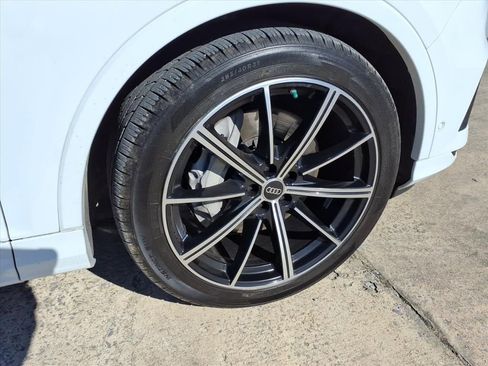 Used 2023 Audi Q7 3.0T Prestige image 9