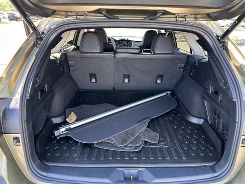Certified 2025 Subaru Outback Limited AWD/4WD image 11