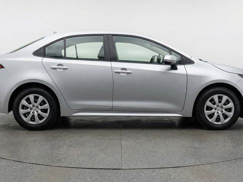 Used 2025 Toyota Corolla LE FWD image 11