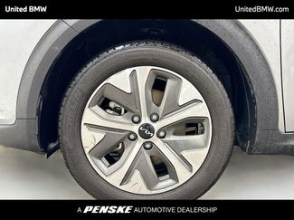 Used 2022 Kia Niro EX video 2