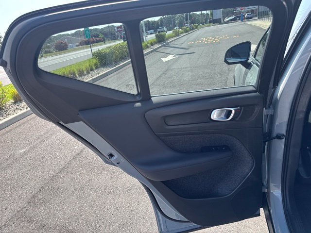 Certified 2025 Volvo XC40 B5 Core w/ Protection Package Premier AWD/4WD image 16