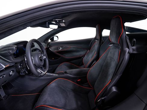 New 2026 McLaren Artura RWD image 18