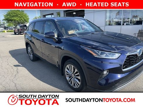 Used 2021 Toyota Highlander Platinum image 1