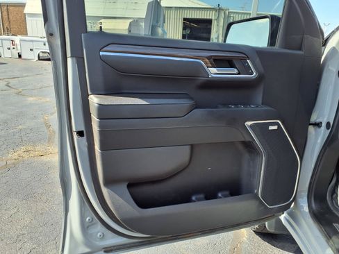 Used 2024 Chevrolet Silverado 1500 LT Trail Boss w/ LT Trail Boss Premium Package AWD/4WD image 12