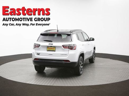 Used 2025 Jeep Compass Limited AWD/4WD image 39