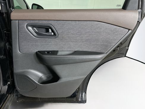 Used 2021 Nissan Rogue S FWD image 28