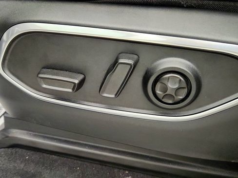 Used 2022 Jeep Wagoneer Series III AWD/4WD image 12
