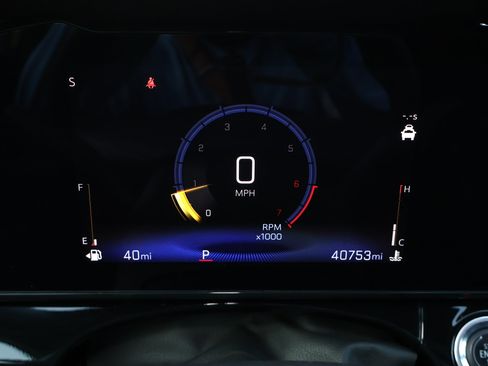 Used 2024 Chevrolet Trax RS w/ Sunroof Package FWD image 14
