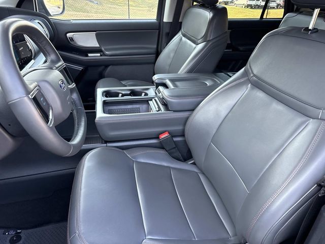 Used 2025 Ford Expedition Active AWD/4WD image 11