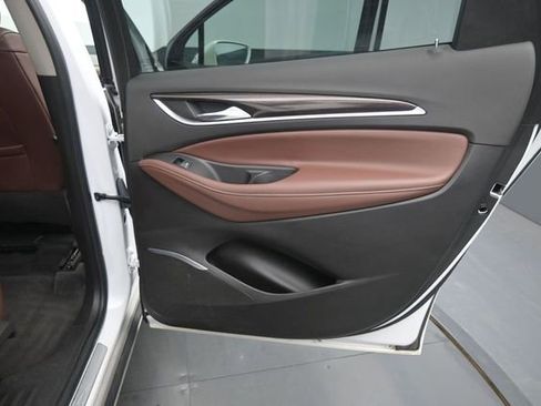 Used 2019 Buick Enclave Avenir w/ Avenir Technology Package AWD/4WD image 18