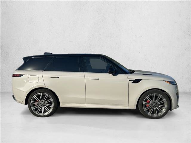 Used 2025 Land Rover Range Rover Sport Dynamic SE AWD/4WD image 4