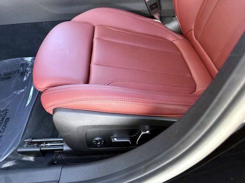 Used 2026 BMW 330i Sedan w/ M Sport Package RWD image 18