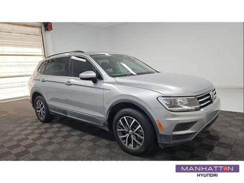 Used 2020 Volkswagen Tiguan SE AWD/4WD image 1