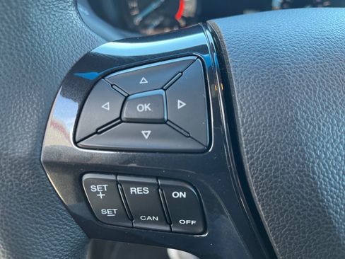 Used 2018 Ford Explorer XLT image 14