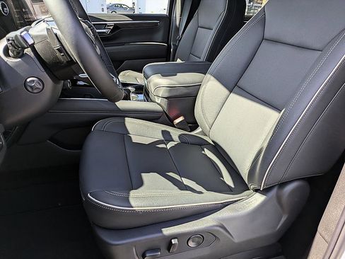 New 2026 Chevrolet Suburban Premier w/ Sun And Tow Package AWD/4WD image 14