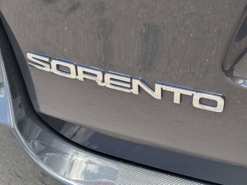 Used 2019 Kia Sorento FWD image 13