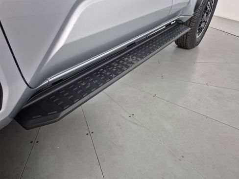 New 2026 Toyota 4Runner 4WD image 13