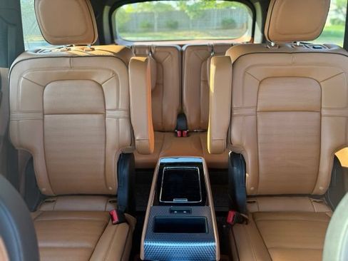 Used 2023 Lincoln Aviator Black Label w/ Dynamic Handling Package AWD/4WD image 14