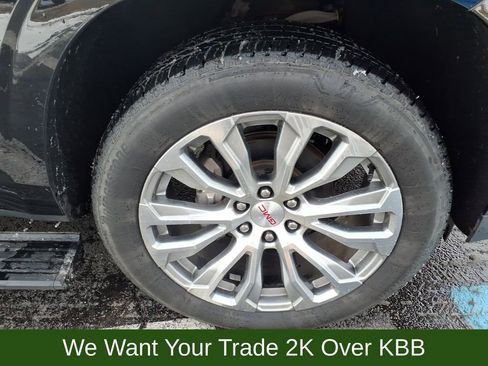 Used 2022 GMC Yukon XL Denali w/ Denali Premium Package image 30