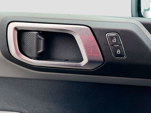 Used 2022 Ford Bronco Black Diamond image 18