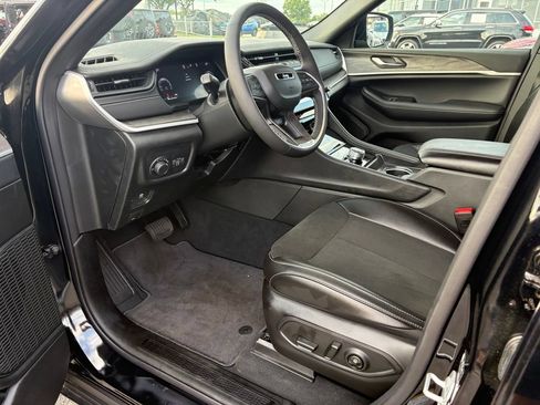 Used 2026 Jeep Grand Cherokee Altitude AWD/4WD image 14