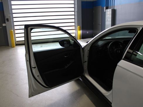 Used 2023 Honda Accord EX image 8