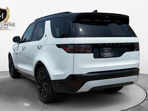 Used 2024 Land Rover Discovery Dynamic SE AWD/4WD image 3