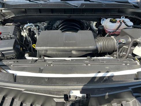 Used 2023 Chevrolet Suburban Premier w/ Advanced Technology Package AWD/4WD image 21