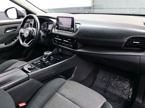 Used 2021 Nissan Rogue SV image 15