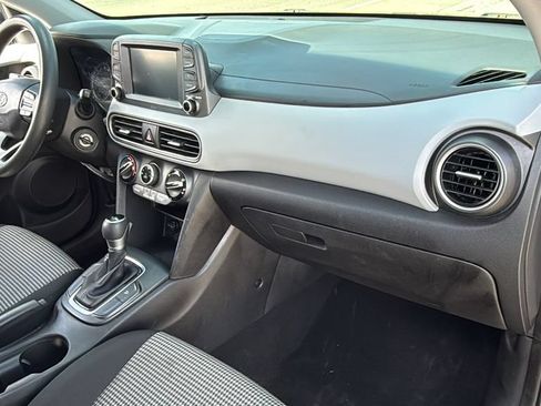 Used 2018 Hyundai Kona SE FWD image 41