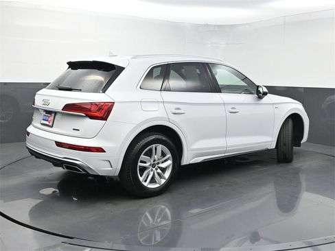 Used 2024 Audi Q5 2.0T Premium w/ Convenience Package image 24