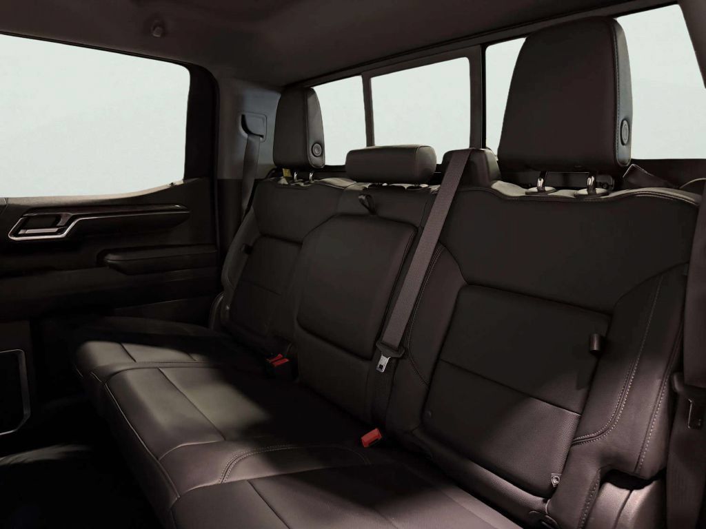 Used 2024 Chevrolet Silverado 1500 LTZ AWD/4WD image 19