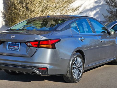 Used 2024 Nissan Altima 2.5 SV image 8