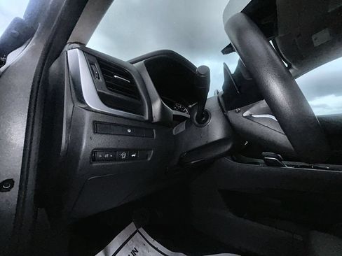 Used 2024 Nissan Rogue SV FWD image 11