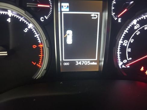 Used 2020 Toyota 4Runner Venture AWD/4WD image 19
