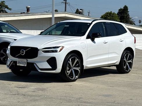 Used 2025 Volvo XC60 T8 Ultra w/ Protection Package Premier AWD/4WD image 7