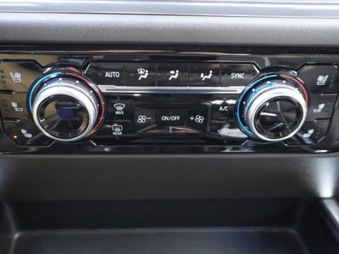 Used 2023 GMC Sierra 1500 SLT w/ SLT Premium Package image 31