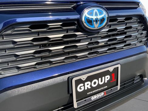 Certified 2021 Toyota RAV4 XLE w/ Convenience Package AWD/4WD image 29