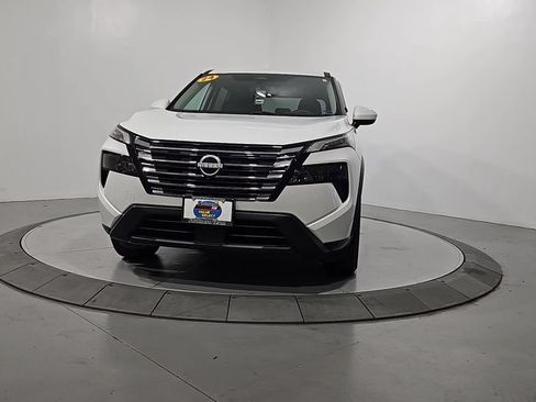 Used 2024 Nissan Rogue SV FWD image 9