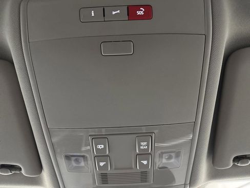 Used 2022 Volkswagen Atlas SE w/ Black Wheel Package image 25