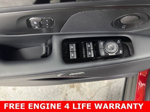 Used 2024 Lincoln Nautilus Reserve w/ Equipment Group 202A image 8