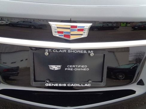 Certified 2023 Cadillac XT5 Premium Luxury w/ LPO, Floor Liner Package image 8