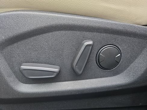 Used 2024 Ford Edge Titanium w/ Titanium Elite Package image 12